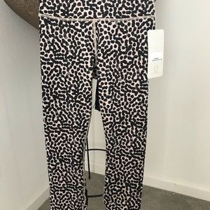 COPY - NWT Lululemon print leggings size 4